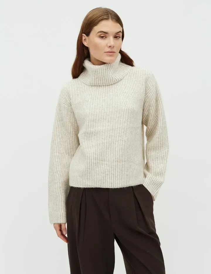 Kemina_M_rollneck