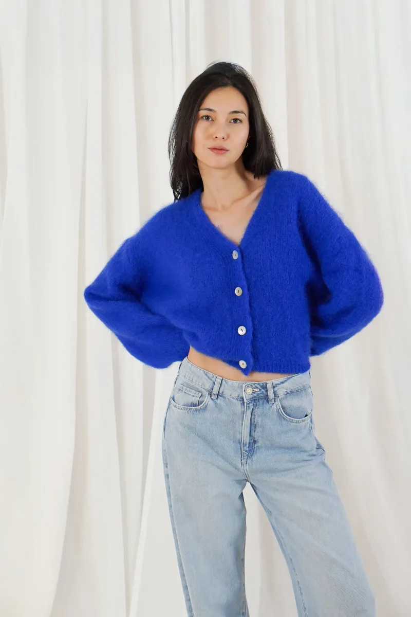 MALIA_blue_cardigan