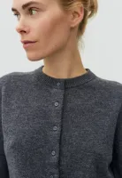 Averie_M_grey_vest_1