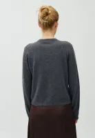 Averie_M_grey_vest_2