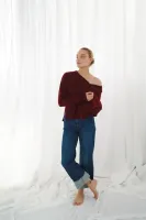 BOULDER_vneck_burgundy_1