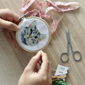 Cat__mini_crossstitch_embroidery_kit